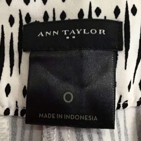 Ann Taylor High Waisted Geometric Pattern Shorts Size 0 NEW - Picture 3 of 4